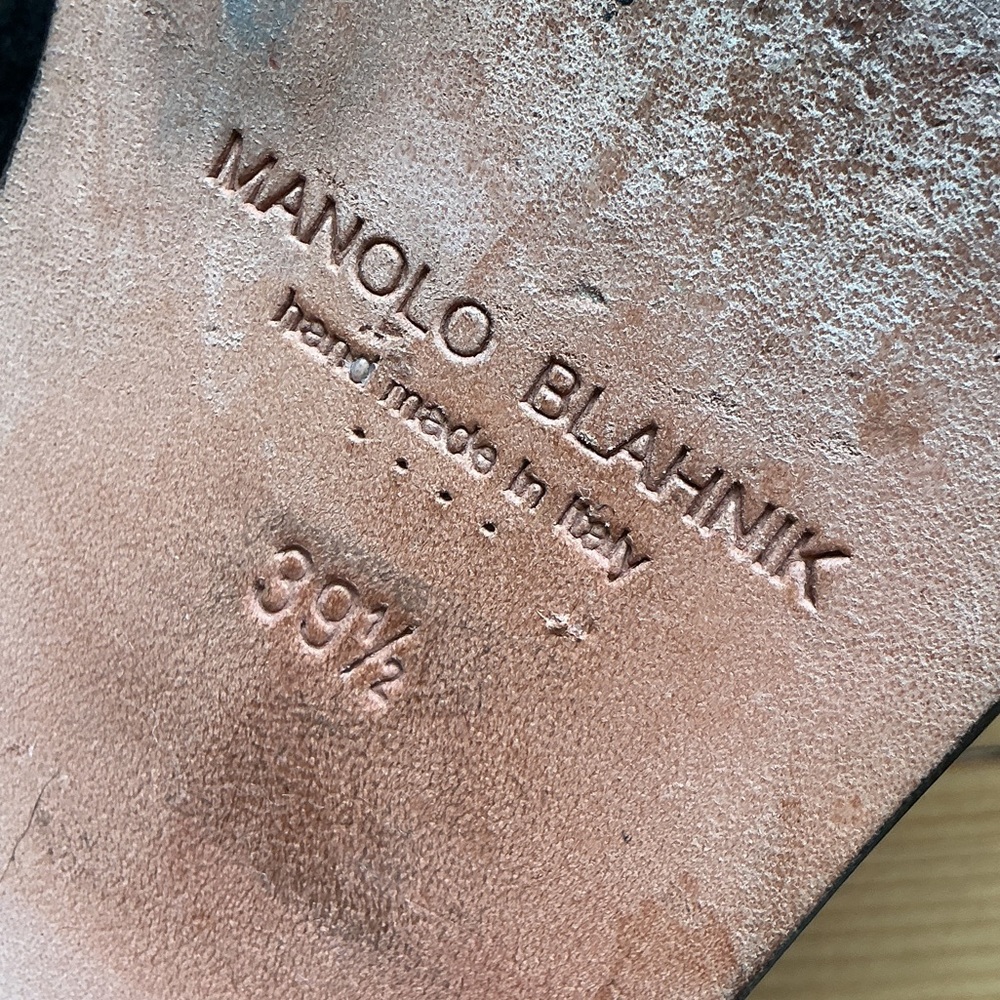 Manolo Blahnik Women’s Two-Tone Oxfords in Black and Tan Suede - Picture 5 of 9